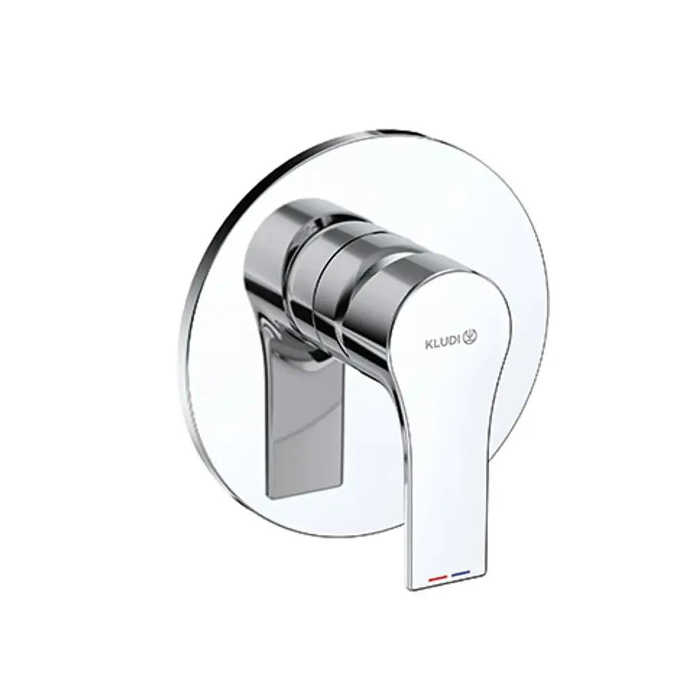 Kludi-Wasserhahn mit runder Wandplatte und einem Hebel. Die Oberfläche ist glänzend und chromfarben. Die Temperaturanzeigen sind in Rot und Blau vorhanden.